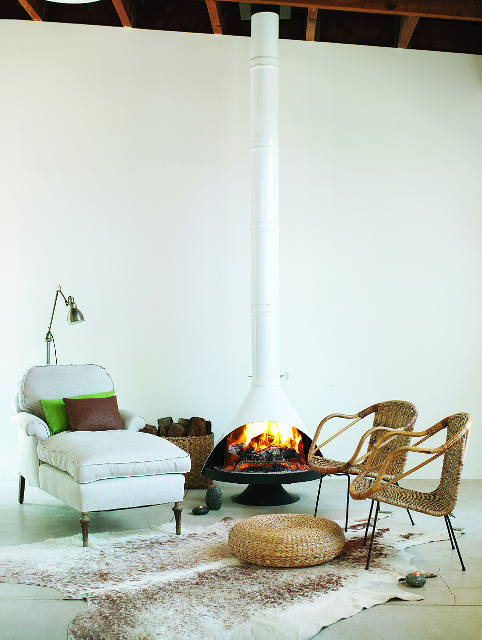 freestanding-fireplace-designs-freestanding-fireplaces-in-the-living-room-part-1-47494